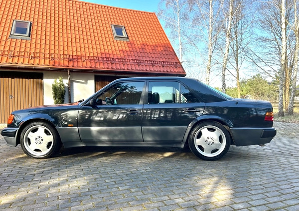 Mercedes-Benz Klasa E cena 285000 przebieg: 95770, rok produkcji 1992 z Ostrołęka małe 301